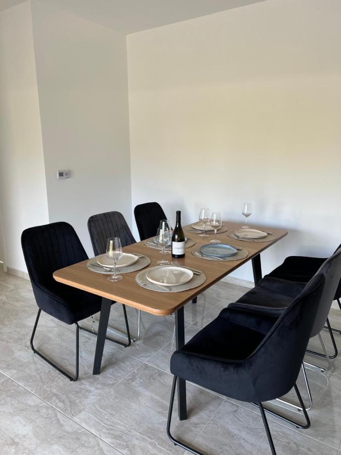 Modern Home Ula Brtonigla Eksteriør billede