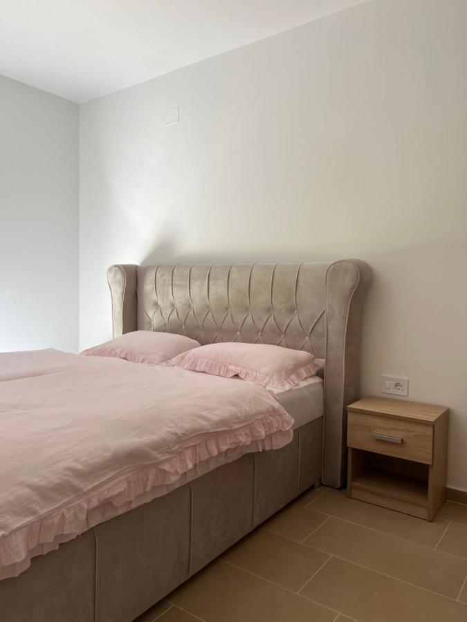Modern Home Ula Brtonigla Eksteriør billede