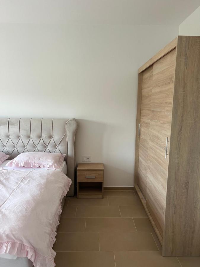 Modern Home Ula Brtonigla Eksteriør billede