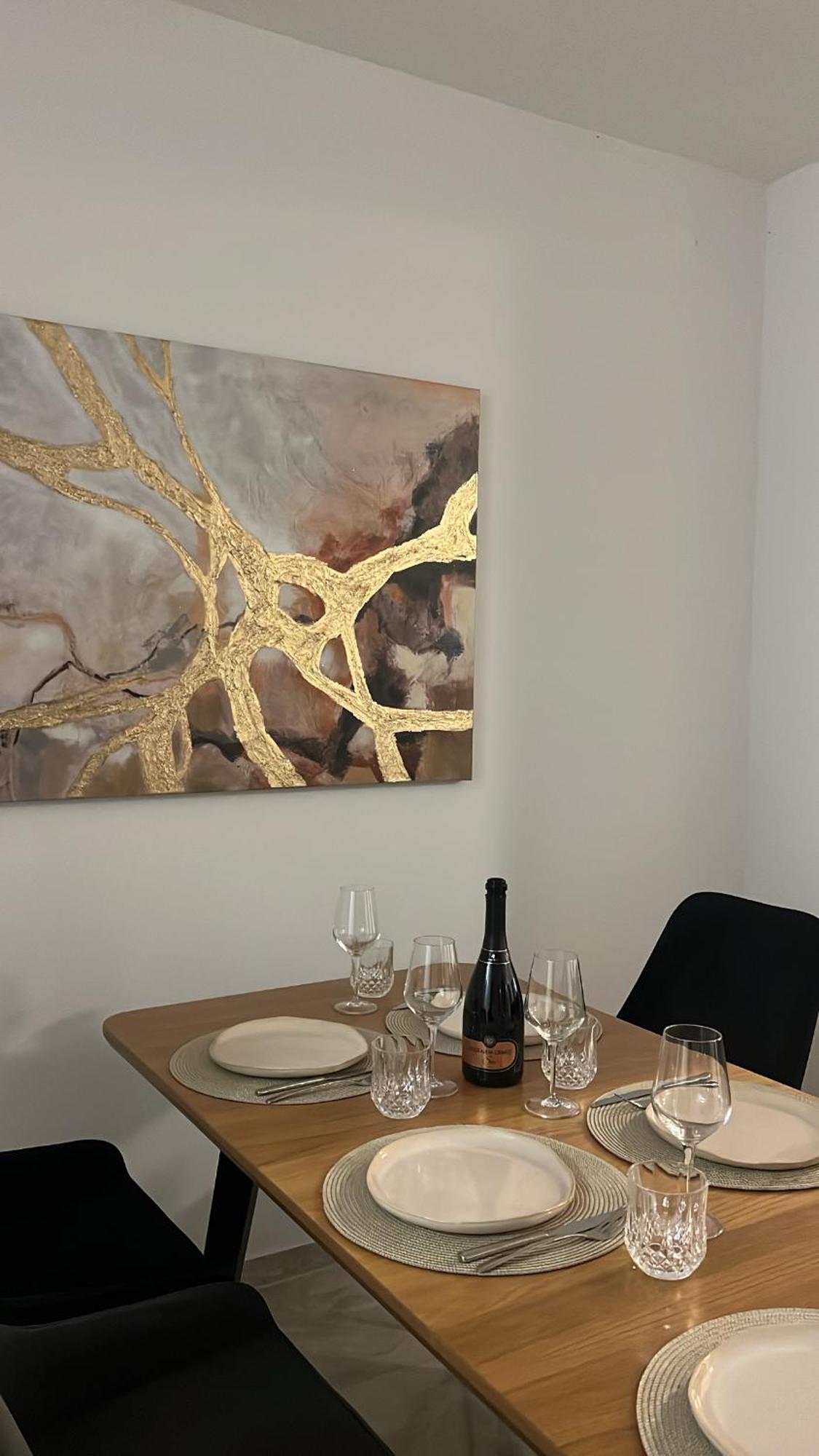 Modern Home Ula Brtonigla Eksteriør billede